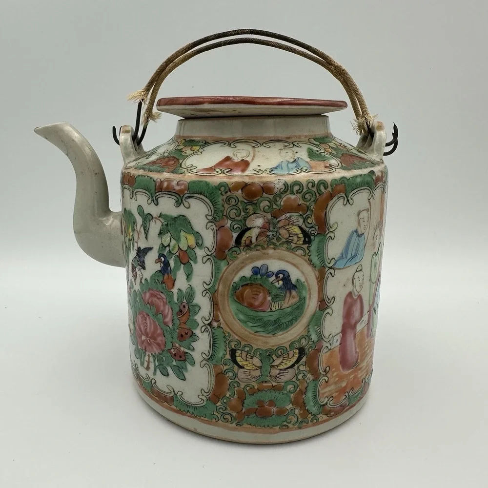 Antique Chinese‎ Porcelain Famille Rose Medallion Tea Pot